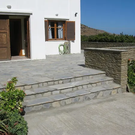 Casa vacanze House In The Grass Land. Ormos (Andros)